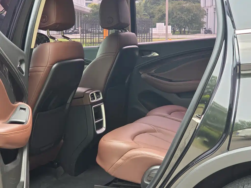 Envision Plus 28 T 4 WD Luxury