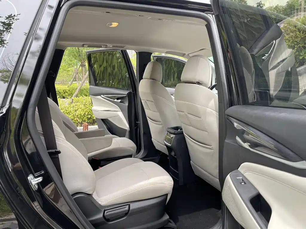Maxus G50 大通G50 2024款 PLUS 1.5 T 幸福推荐自动荣耀版