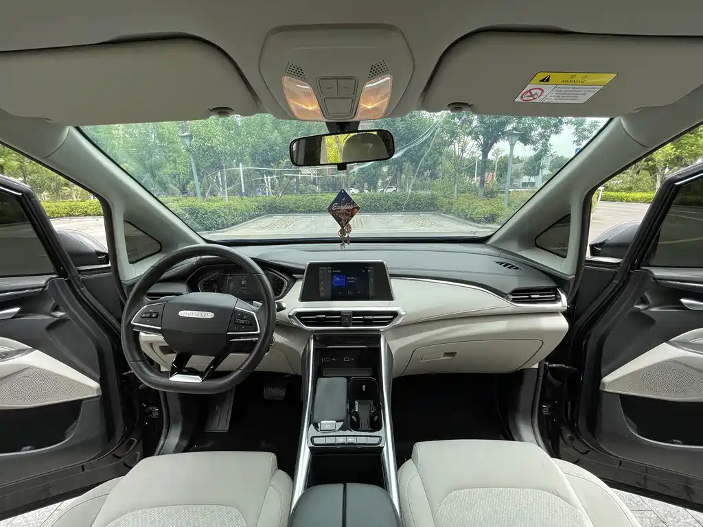Maxus G50 大通G50 2024款 PLUS 1.5 T 幸福推荐自动荣耀版