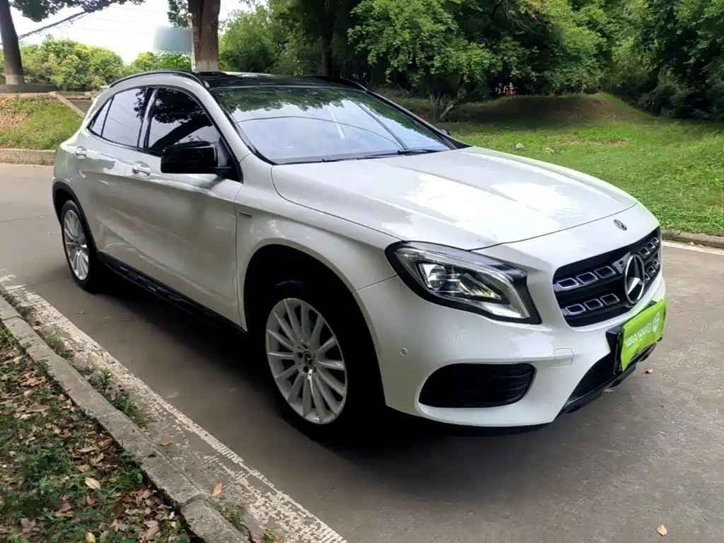 Mercedes-Benz GLA GLA 200 Fashion