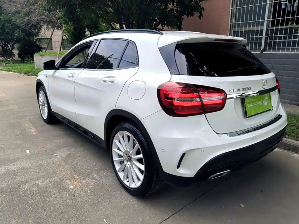 Mercedes-Benz GLA GLA 200 Fashion