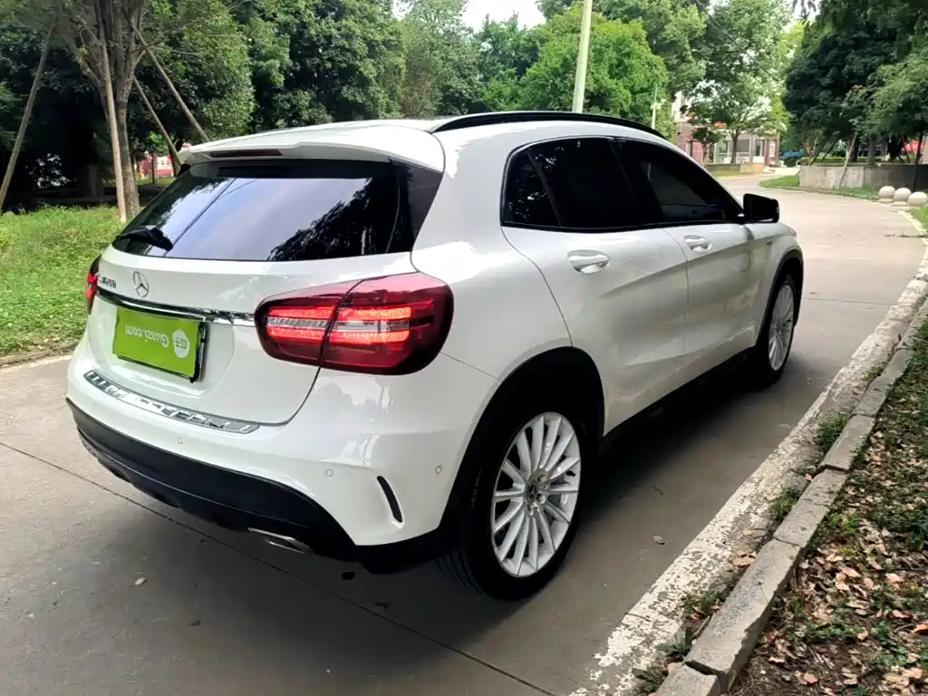 Mercedes-Benz GLA GLA 200 Fashion