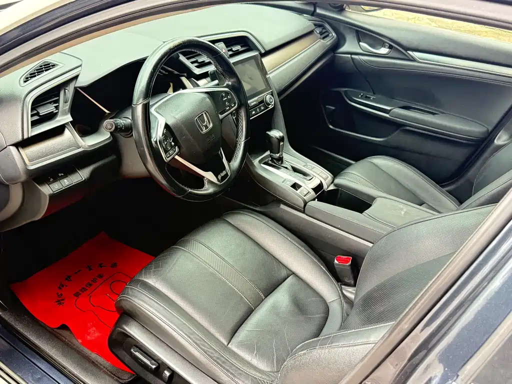 Civic 220 TURBO CVT Honor Shine