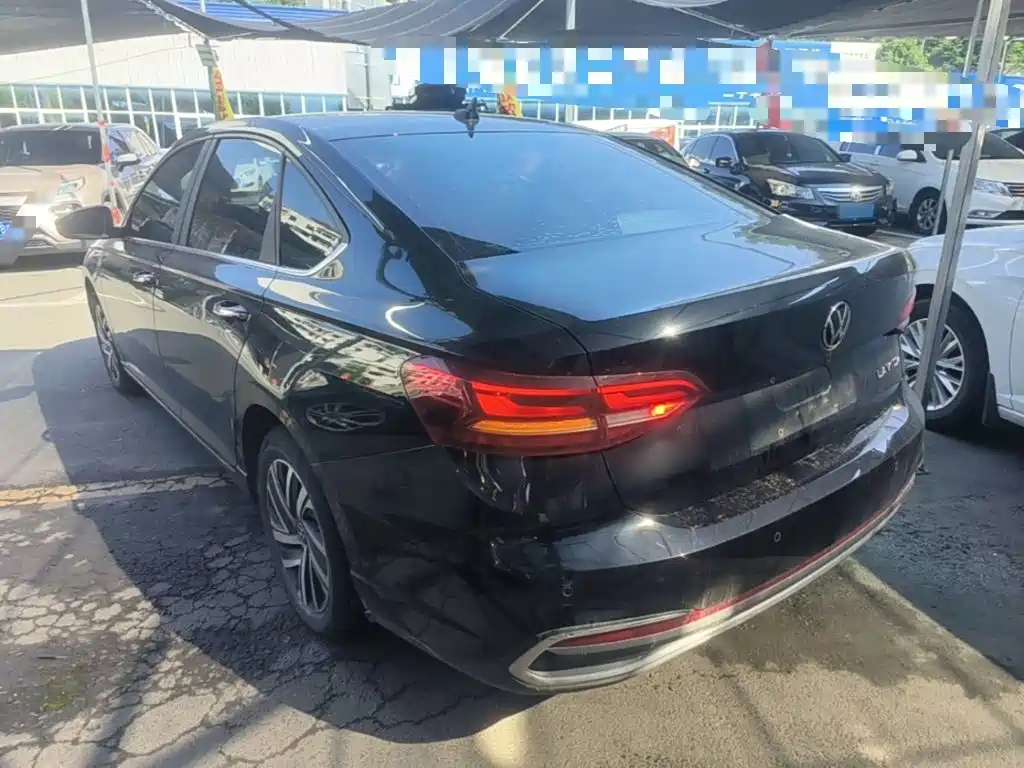 Lavida 1.5 L Auto Manyi