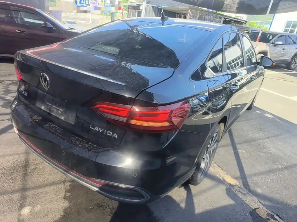 Lavida 1.5 L Auto Manyi