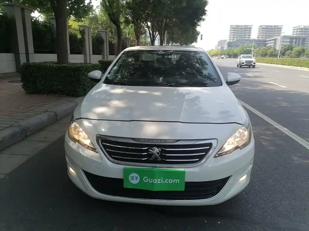 Peugeot 408 1.8 L Auto Luxury