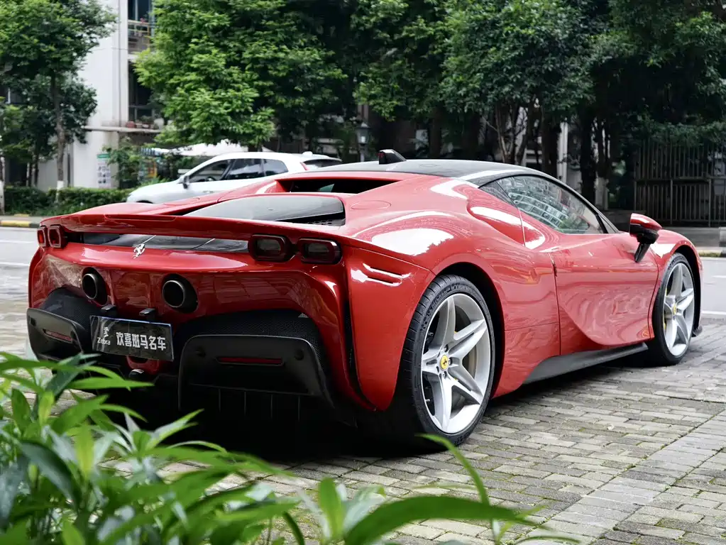 SF90 3.9 T V8 Stradale