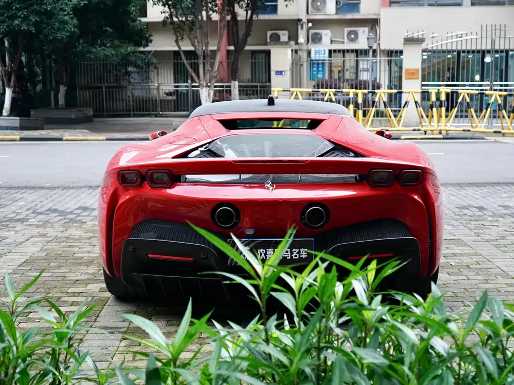 SF90 3.9 T V8 Stradale