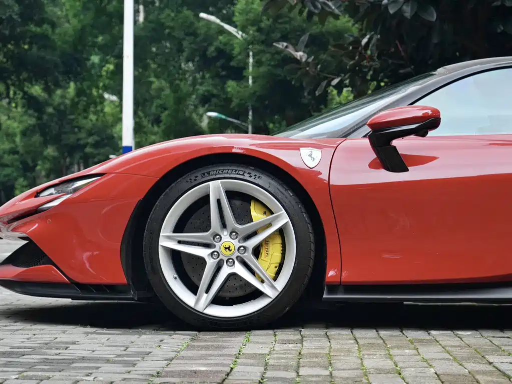 SF90 3.9 T V8 Stradale