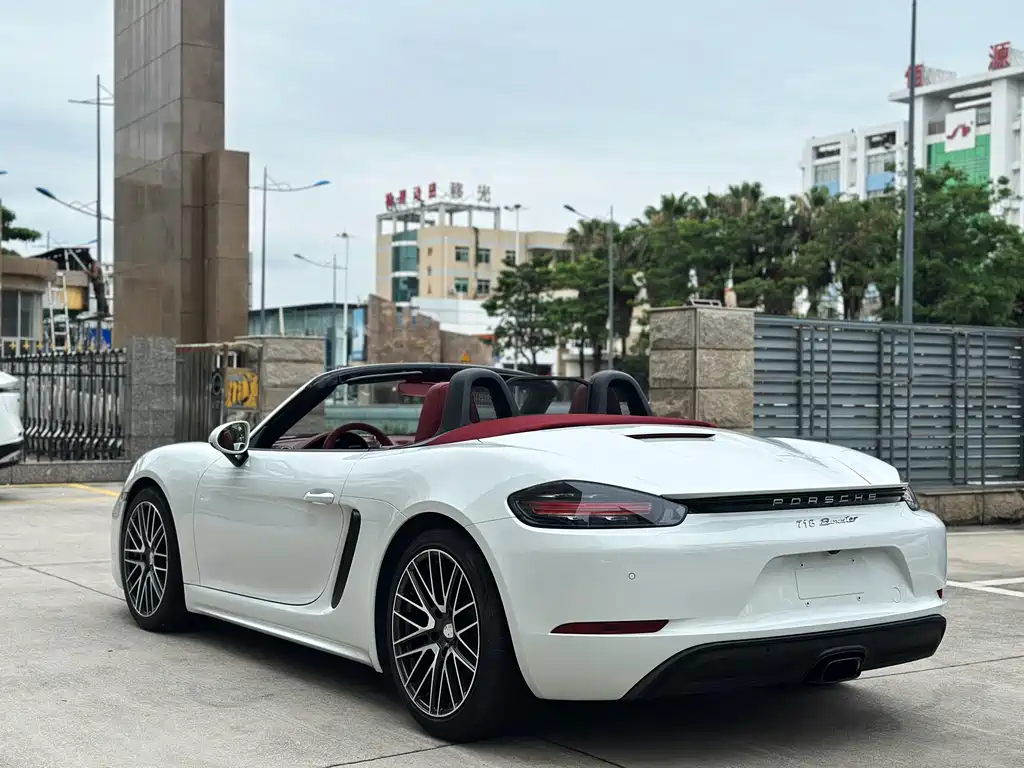 Porsche 718 Boxster 2.0 T