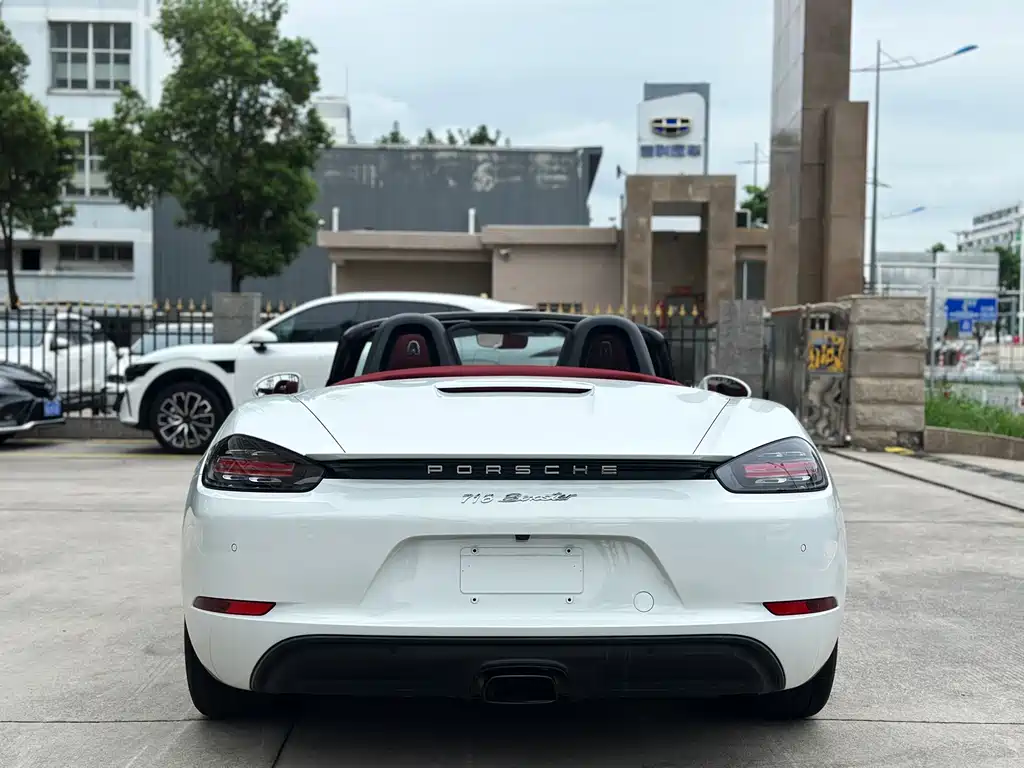 Porsche 718 Boxster 2.0 T