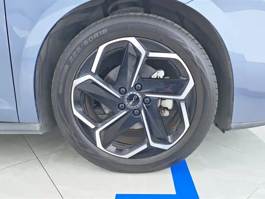 Seal 06 DM-i 120 KM Flagship