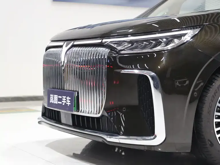 Voyah Dreamer PHEV 4 WD Flagship Kunpeng
