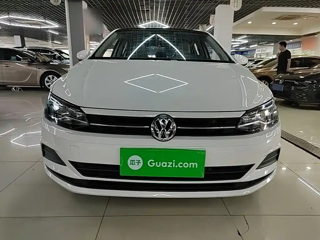 Polo Plus 1.5 L Auto Colorful Tech