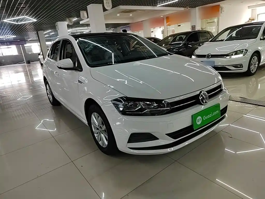 Polo Plus 1.5 L Auto Colorful Tech