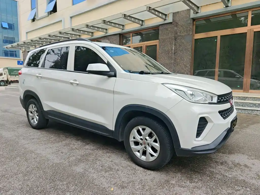 Wuling Hongguang S3 1.5 L Manual Standard CN-V