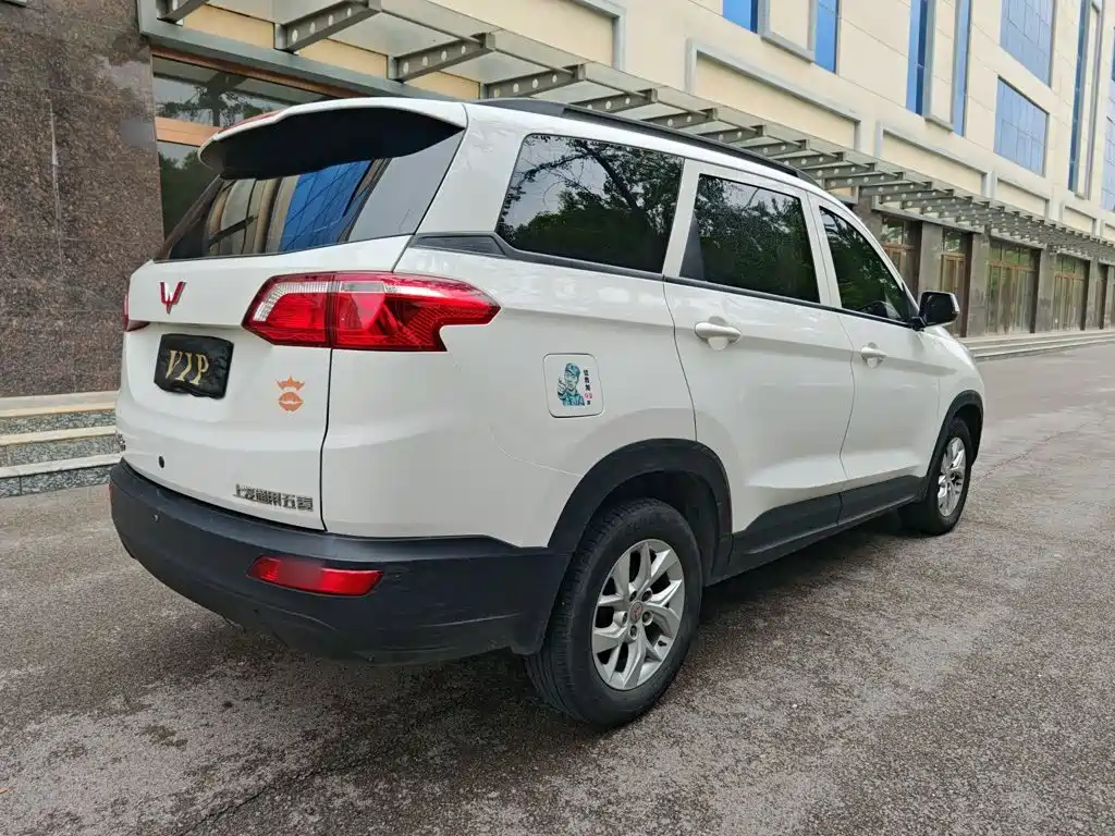 Wuling Hongguang S3 1.5 L Manual Standard CN-V
