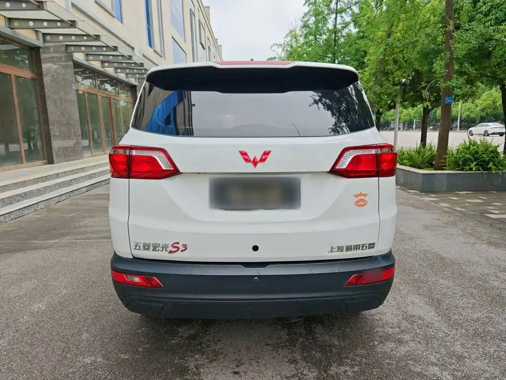Wuling Hongguang S3 1.5 L Manual Standard CN-V