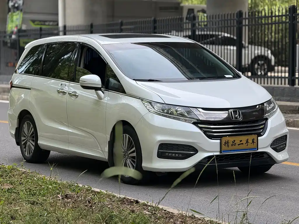 Odyssey 2.4 L Luxury