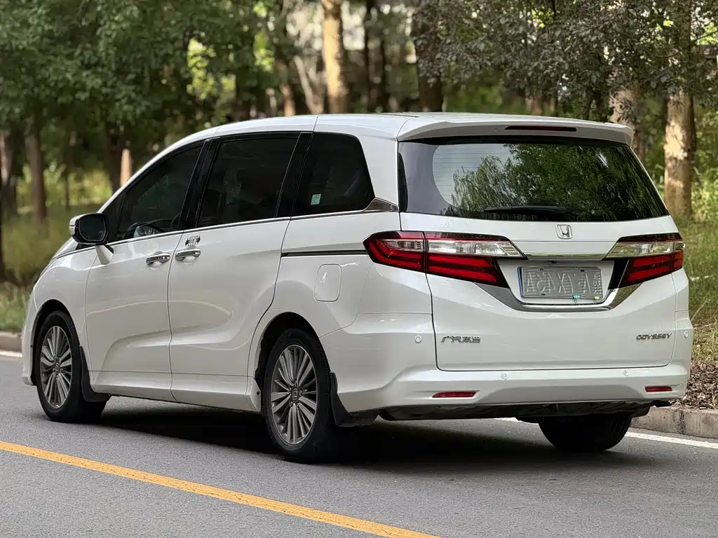 Odyssey 2.4 L Luxury