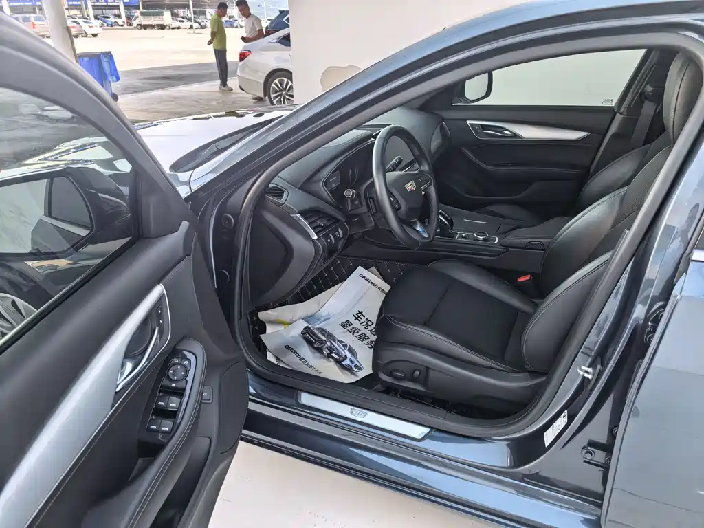 Cadillac CT5 28 T Style