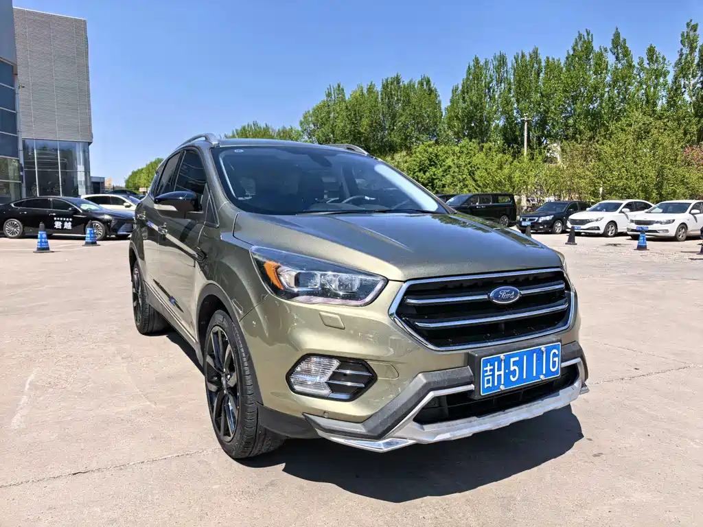 Kuga EcoBoost 245 4 WD Sport