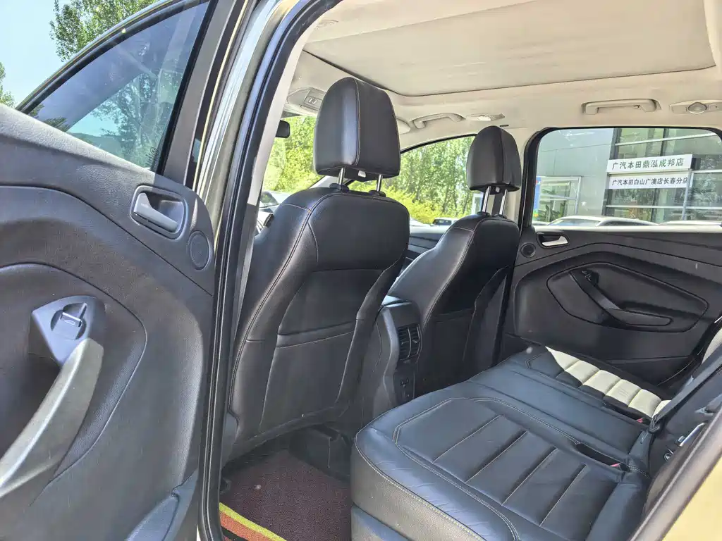 Kuga EcoBoost 245 4 WD Sport