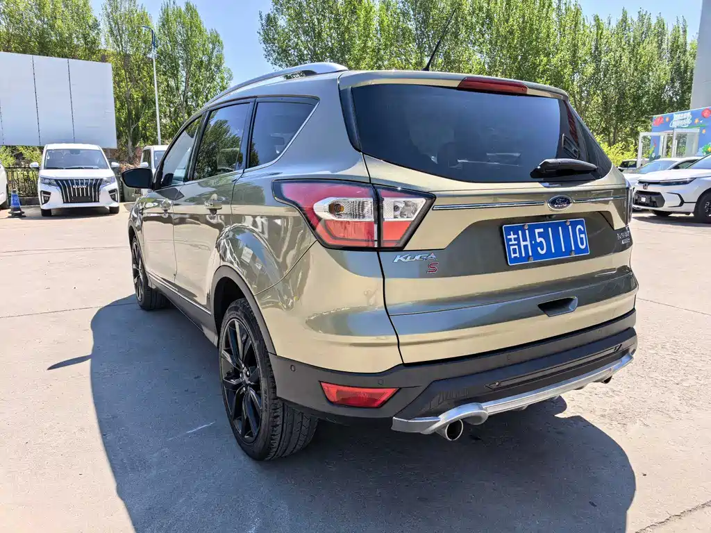 Kuga EcoBoost 245 4 WD Sport