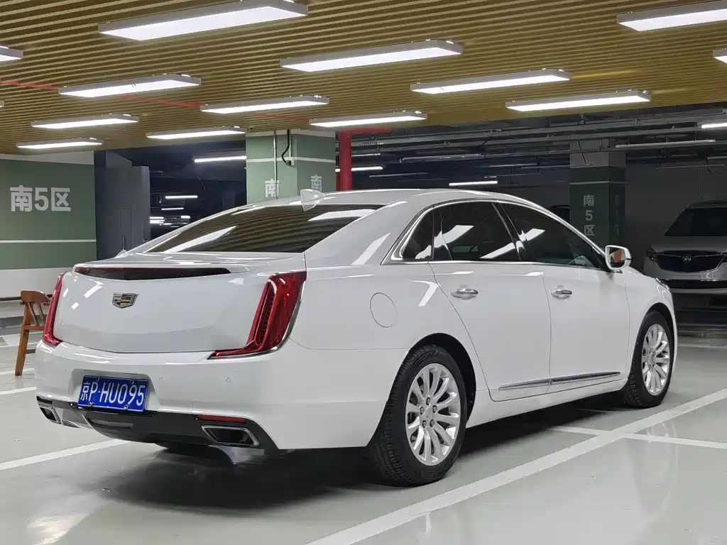 Cadillac XTS 28 T Luxury
