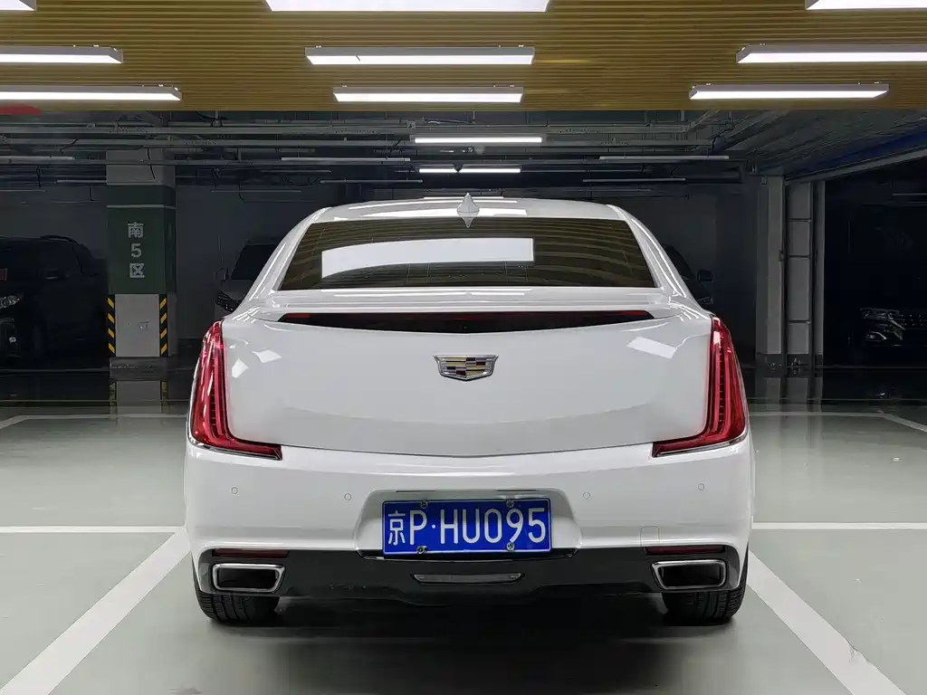 Cadillac XTS 28 T Luxury