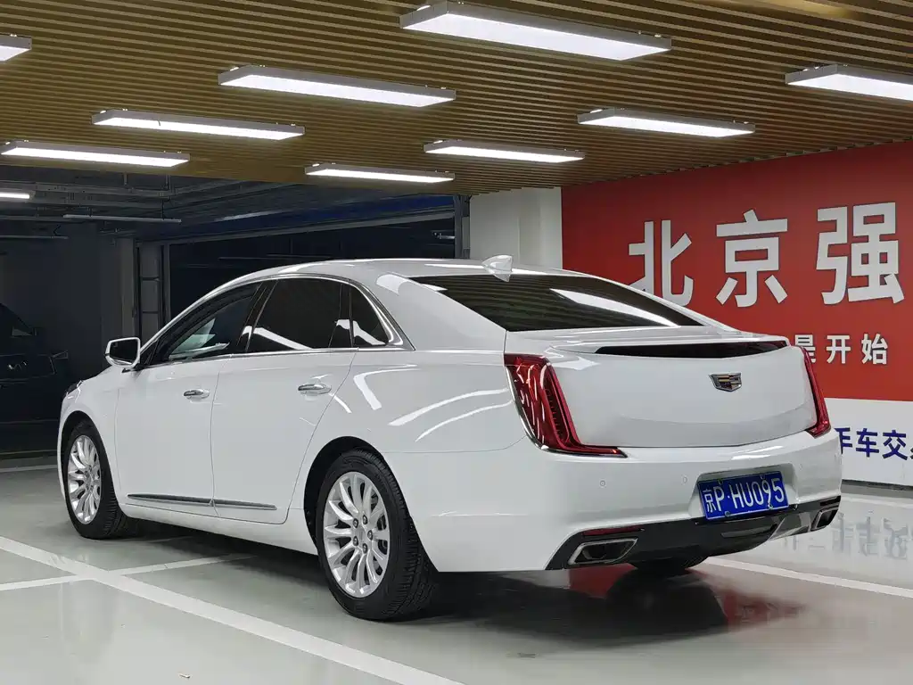 Cadillac XTS 28 T Luxury