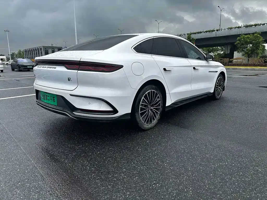 Han DM-i 121 KM Honored