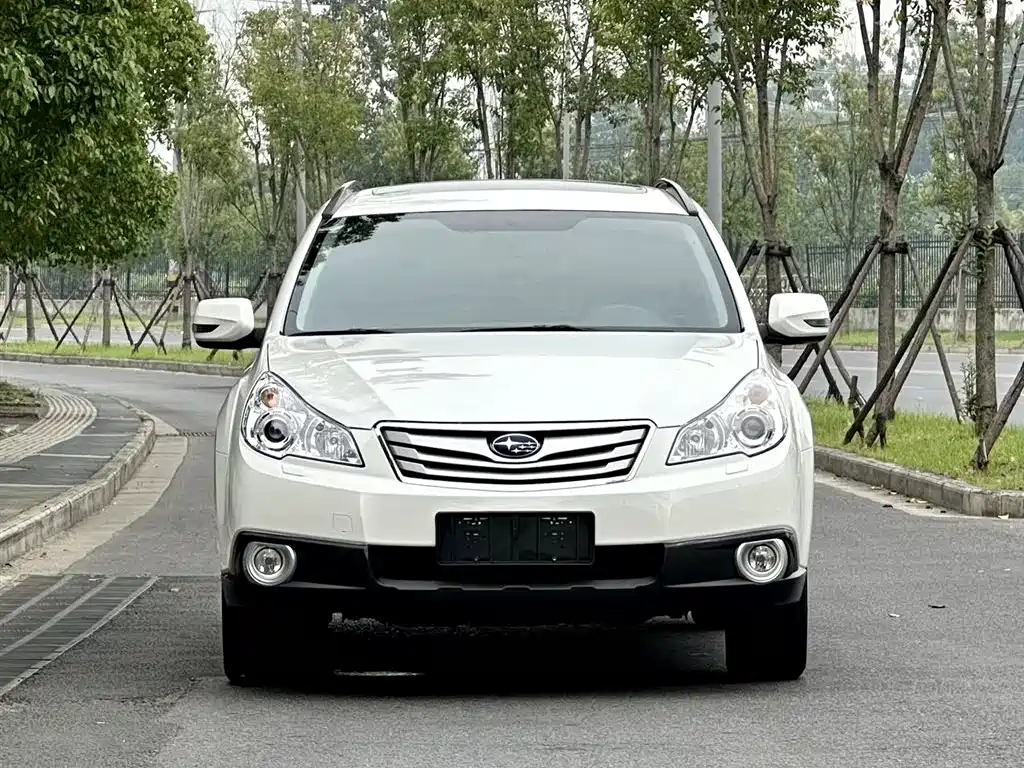 Outback 2.5 i Luxury