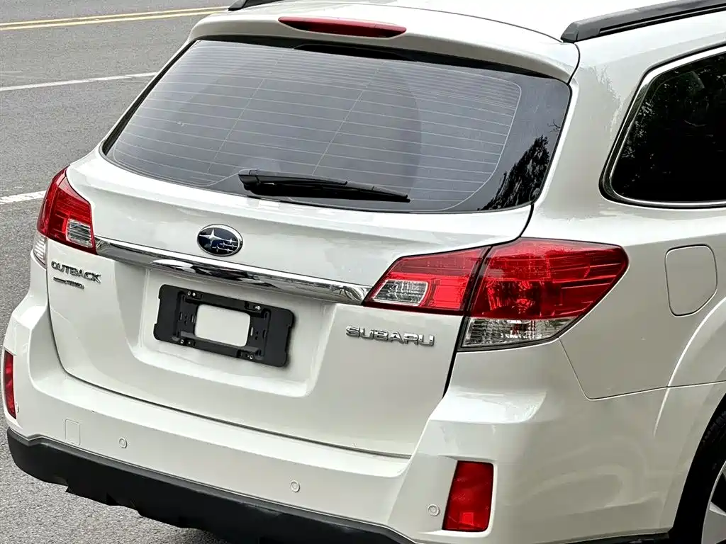 Outback 2.5 i Luxury