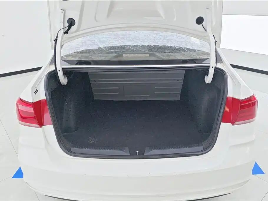 Santana 1.5 L Auto Style CN-VI