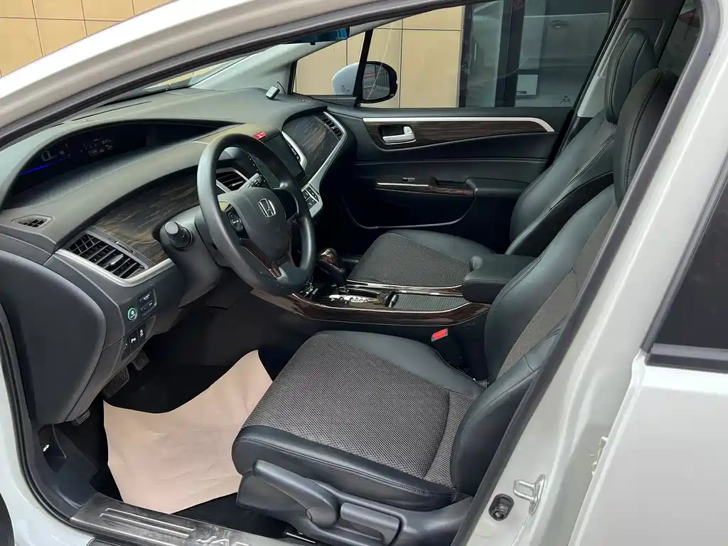 Jade 1.8 L Auto Comfort