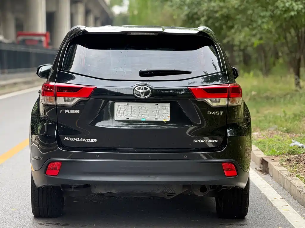Highlander 2.0 T 4 WD Luxury 7-seat