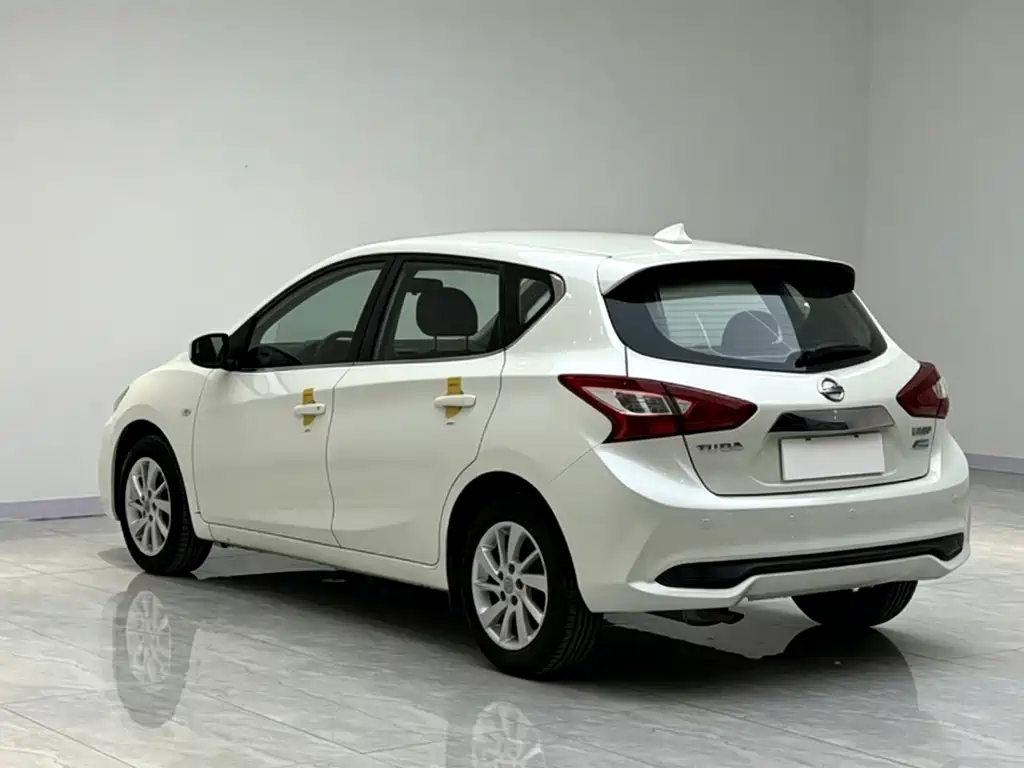 Tiida 1.6 L CVT Cool Motion