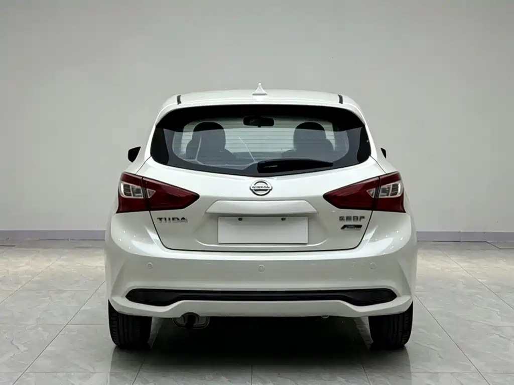 Tiida 1.6 L CVT Cool Motion