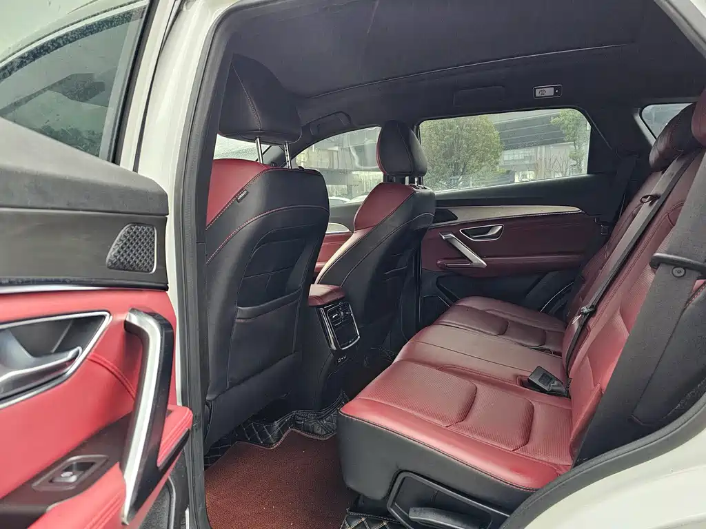 Jetour X70 PLUS 1.5 T DCT Mountain 7-seat