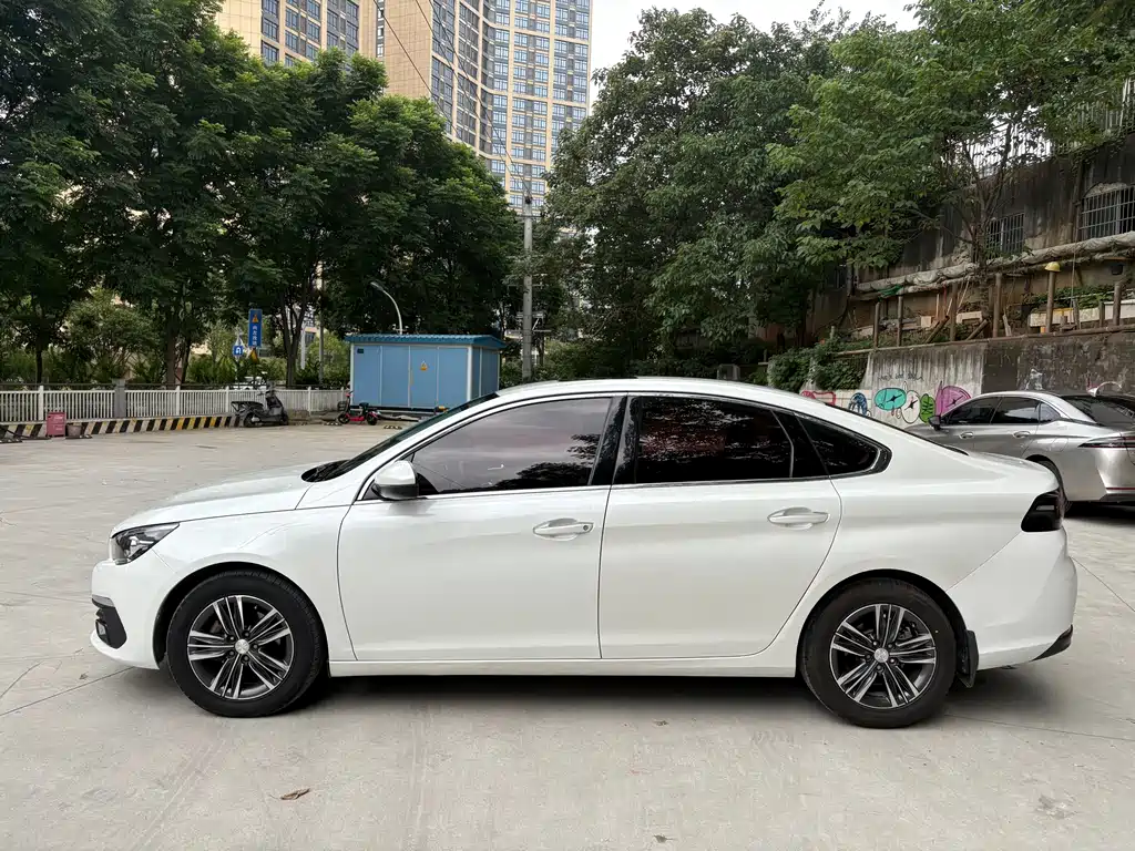 Peugeot 308 1.6 L Auto Luxury