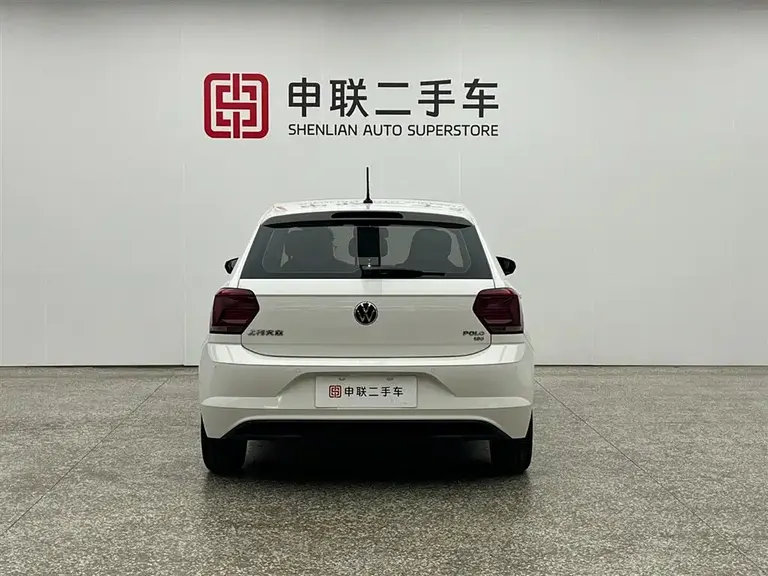 Volkswagen Polo Plus 1.5 L Auto Colorful Tech