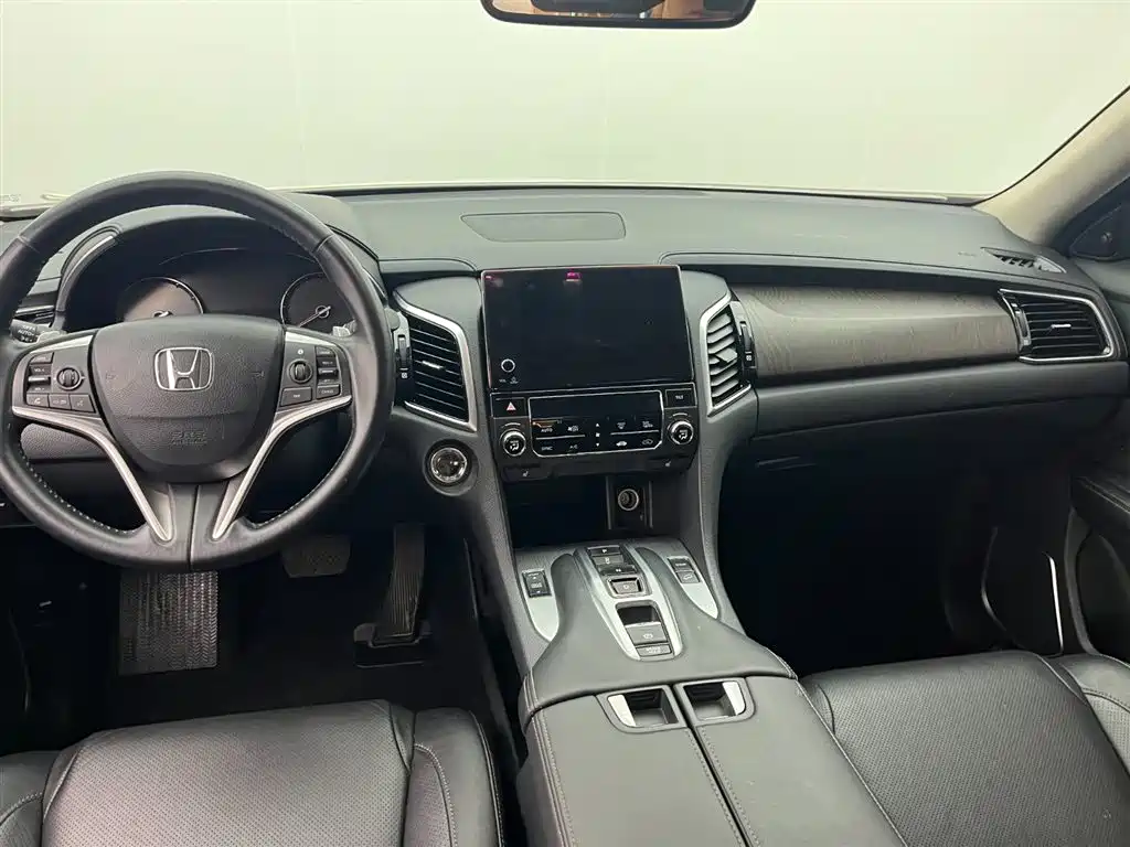 Avancier 370 TURBO 2 WD Luxury