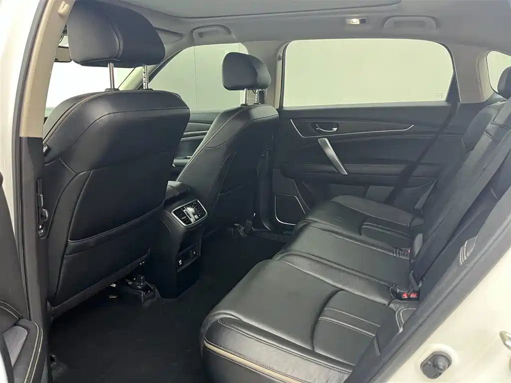 Avancier 370 TURBO 2 WD Luxury