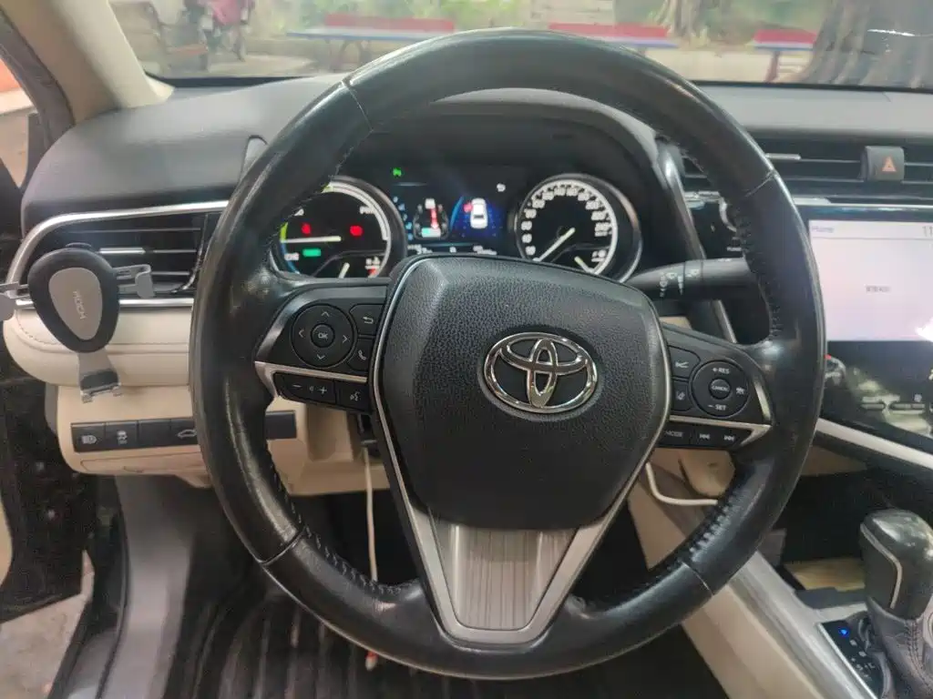 Camry Dual Engine 2.5 HG Luxury