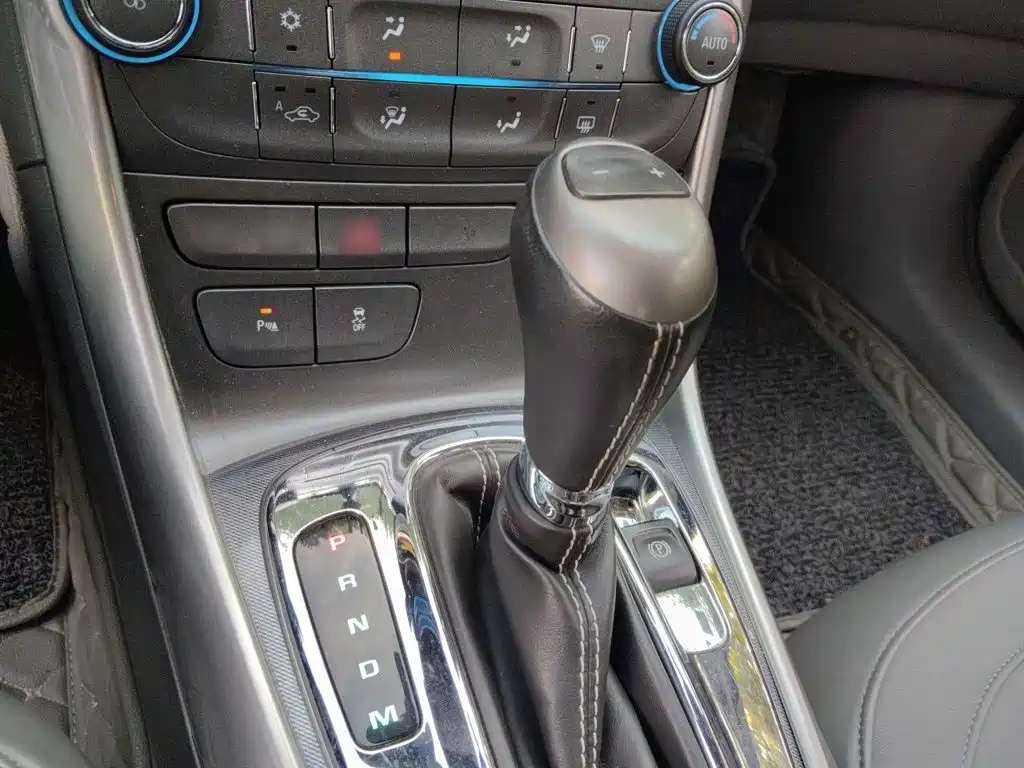 Malibu 2.0 L Auto Luxury