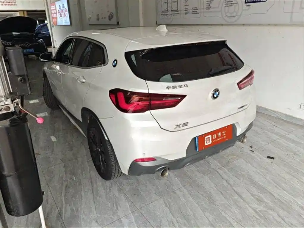 BMW X2 sDrive20 i M Offroad Package