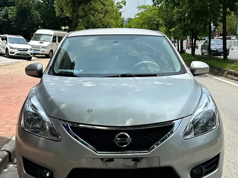 Nissan Tiida 1.6 L CVT Comfort