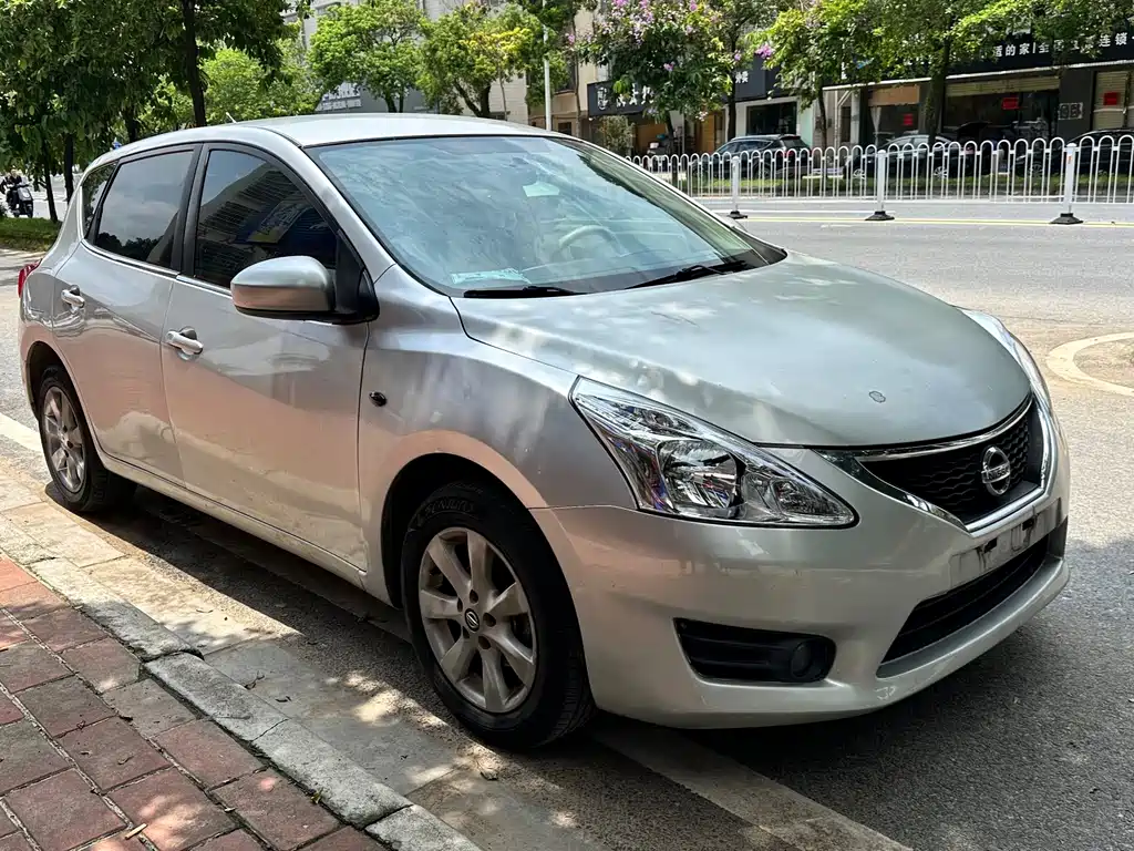 Tiida 1.6 L CVT Comfort