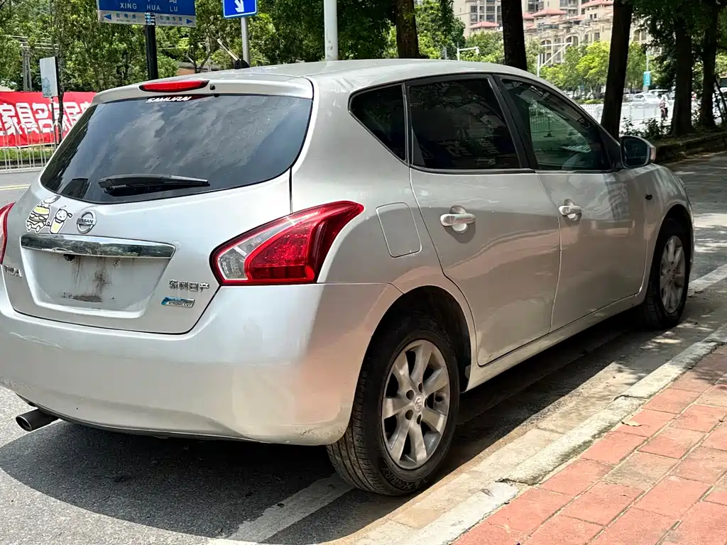 Tiida 1.6 L CVT Comfort